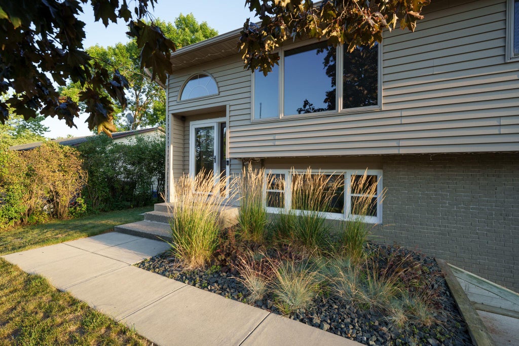 Photo of 1233 View Court, Hastings, MN 55033 (MLS # 7140800)