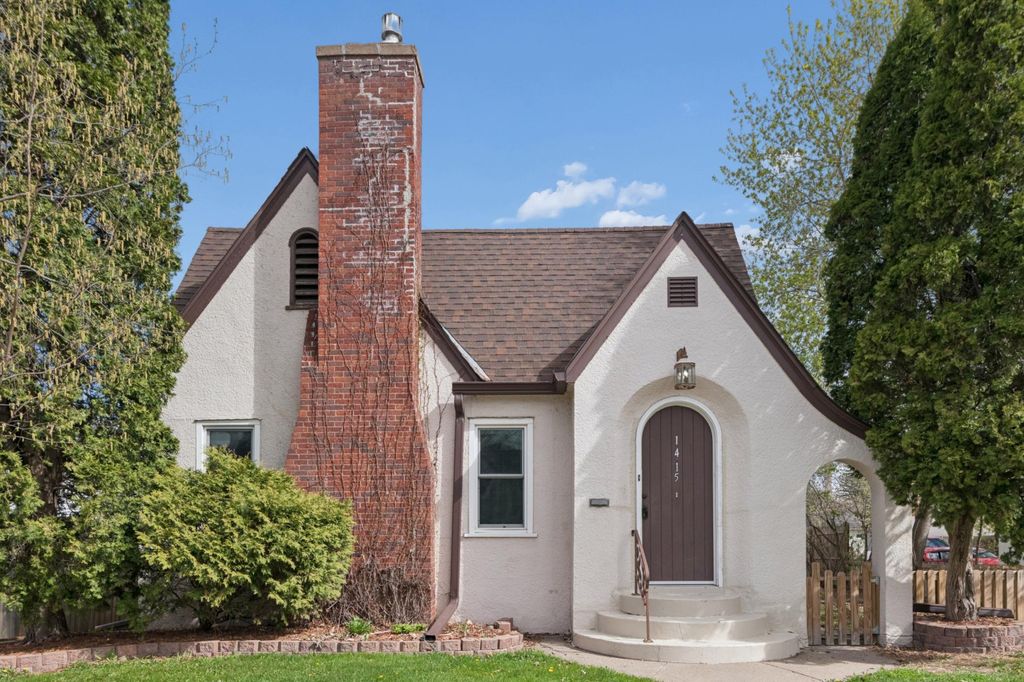 Photo of 1415 Oak Street, Brainerd, MN 56401 (MLS # 7069607)