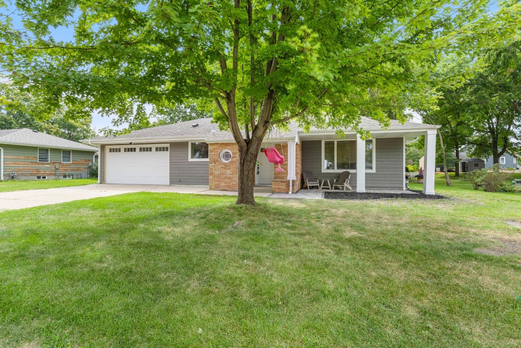 Photo of 208 4th Street SW, New Prague, MN 56071 (MLS # 7132303)