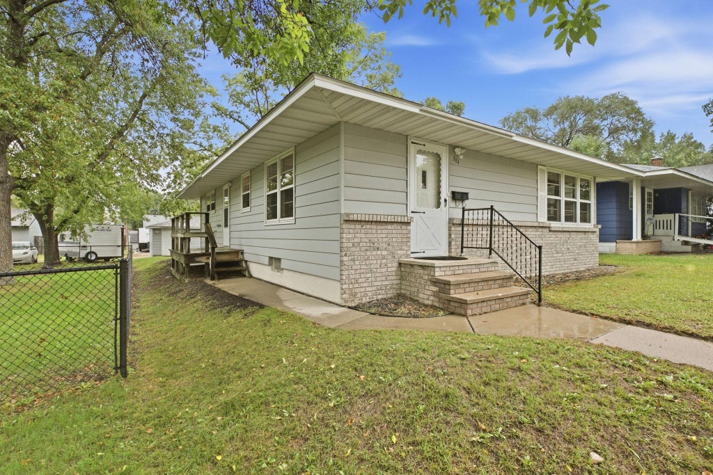 Photo of 344 25th Avenue N, Saint Cloud, MN 56303 (MLS # 7147105)