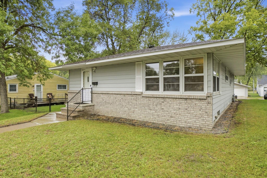 Photo of 344 25th Avenue N, Saint Cloud, MN 56303 (MLS # 7147105)