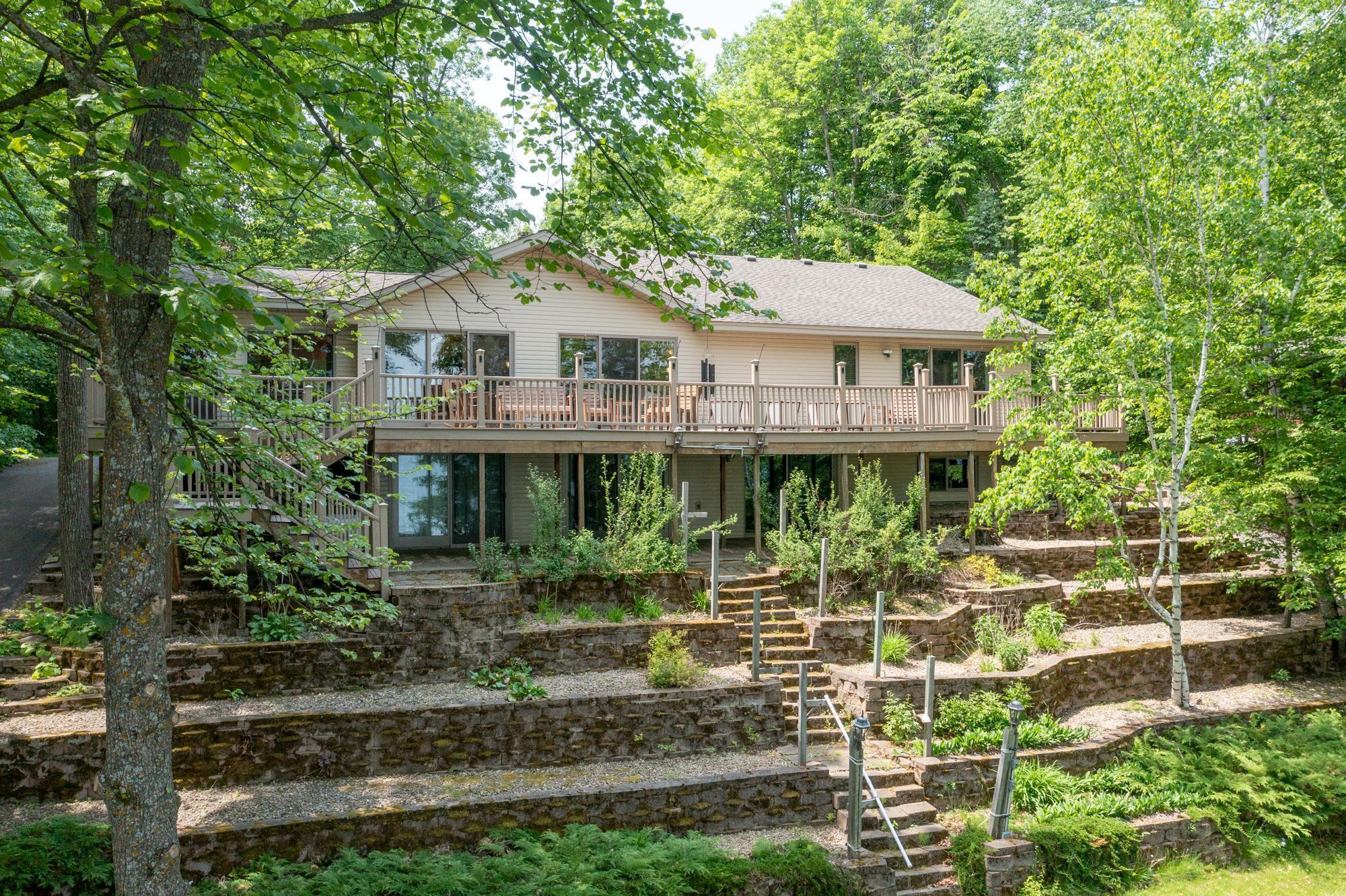 27488 Ridgewood Drive