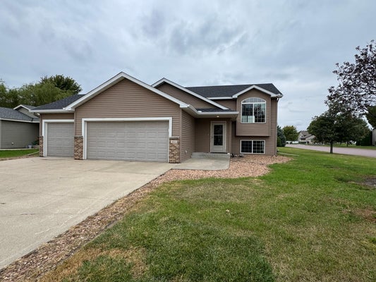 100 OLYMPIC CT, MANKATO, MN 56001 - Image 3ec86e67cfc6a2bfcdc5a6ae40a3be53/2177942940