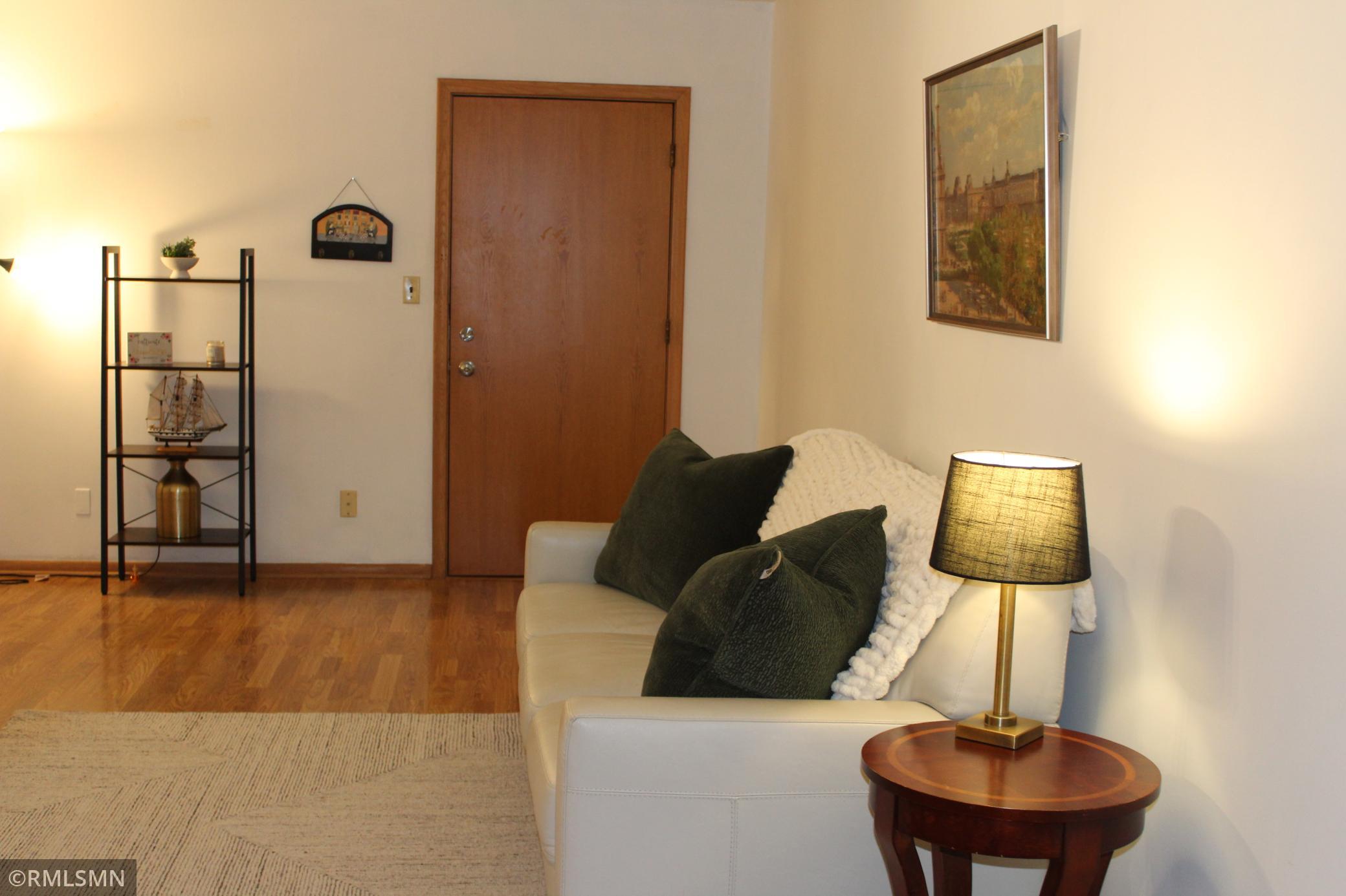 45 Albert Street S 2
