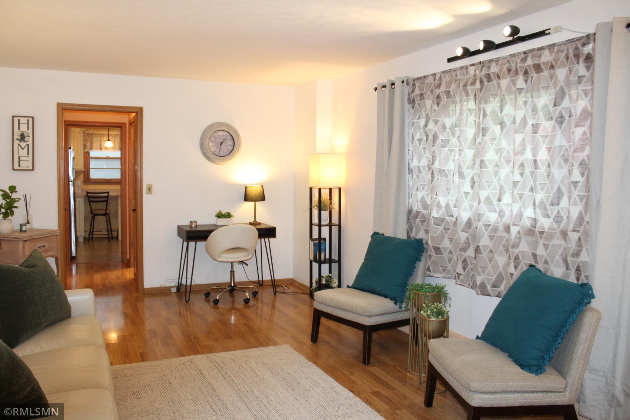 45 Albert Street S 2
