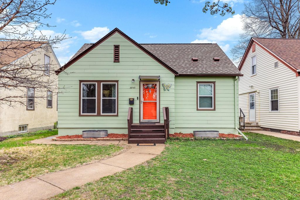 Photo of 3845 Perry Avenue N, Robbinsdale, MN 55422 (MLS # 7062228)