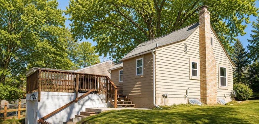 Photo of 2926 Louisiana Avenue S, Saint Louis Park, MN 55426 (MLS # 7065216)