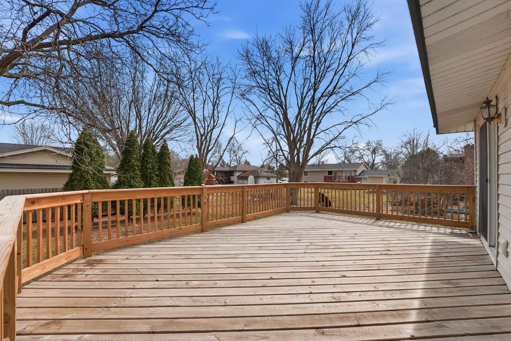 Photo of 8212 Vincent Avenue N, Brooklyn Park, MN 55444 (MLS # 7046892)