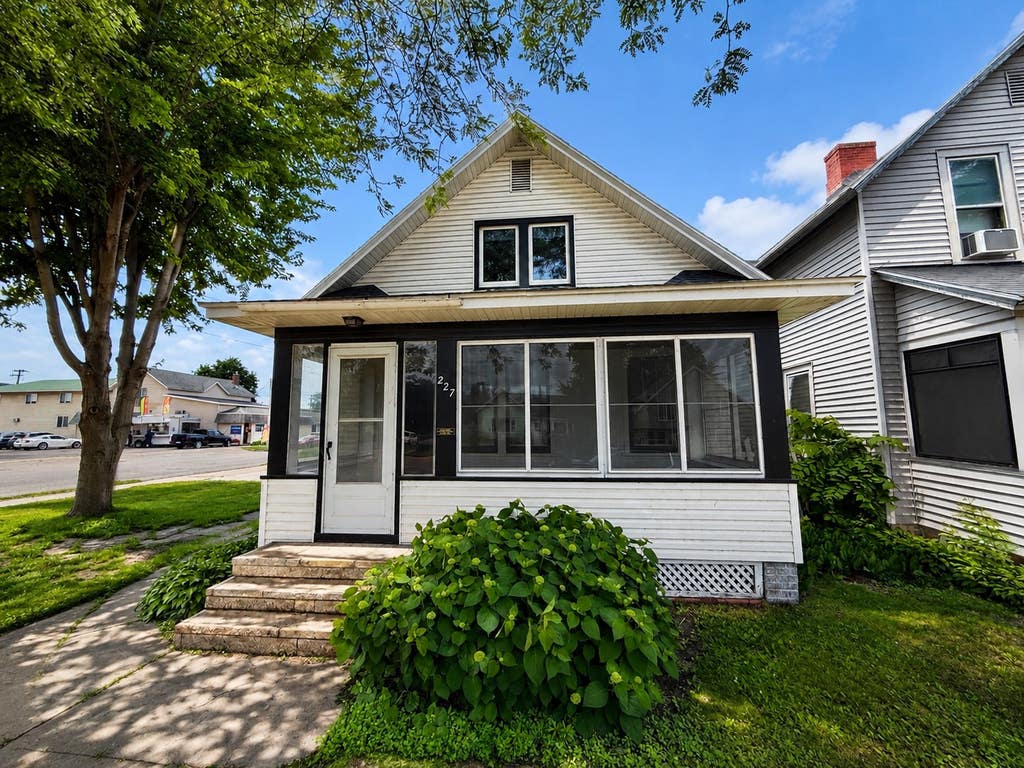 Photo of 227 Mankato Avenue, Winona, MN 55987 (MLS # 7089833)
