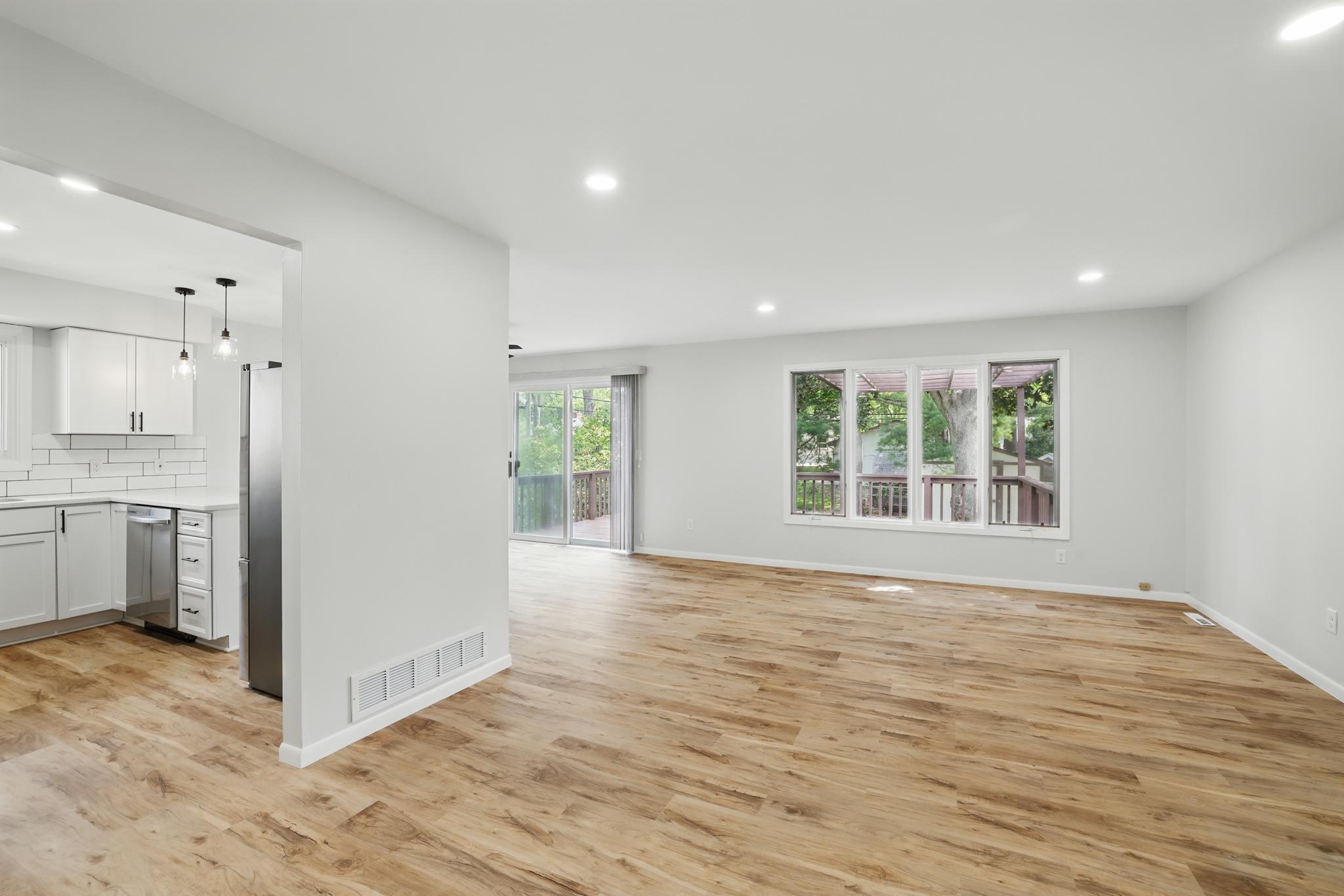 200 Sterling Street N