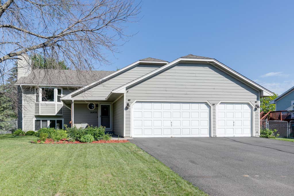 Photo of 14839 Yakima Street NW, Ramsey, MN 55303 (MLS # 7098417)