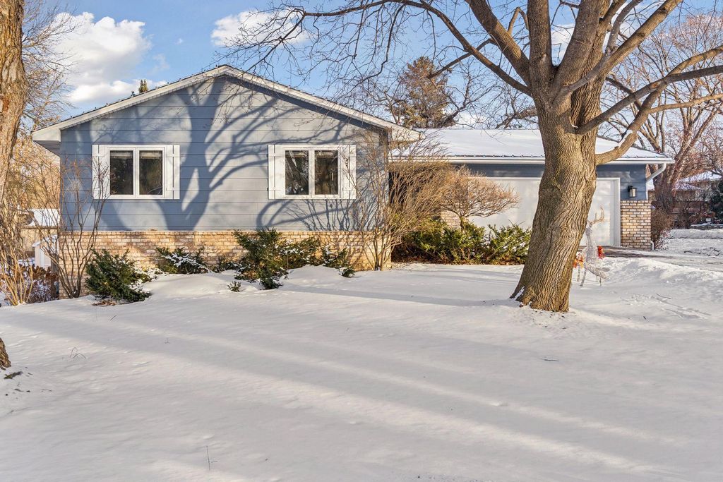 Photo of 2003 Pleasant View Drive, New Brighton, MN 55112 (MLS # 7016096)