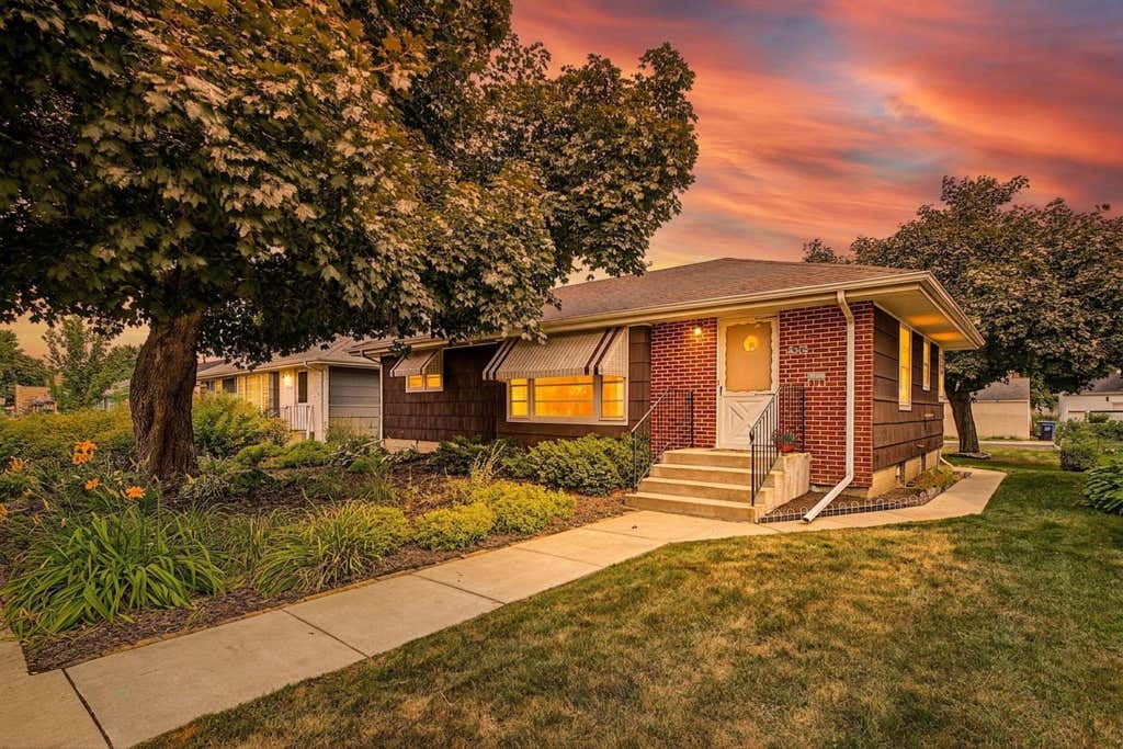 Photo of 4329 16th Avenue S, Minneapolis, MN 55407 (MLS # 7113645)