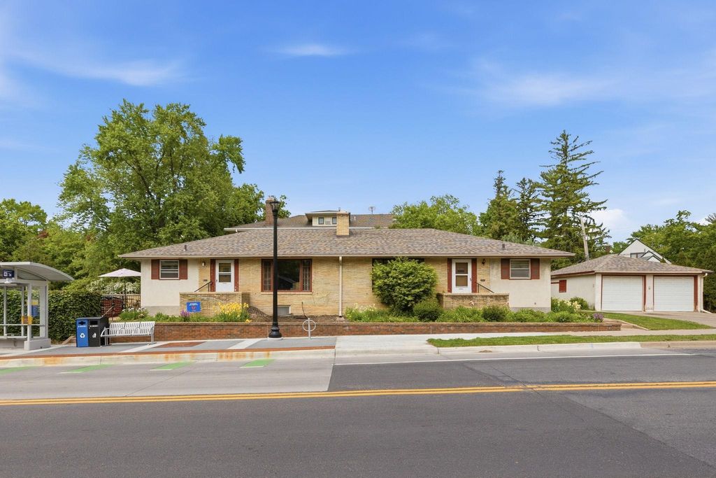 Photo of 2508 W 39th Street, Minneapolis, MN 55410 (MLS # 7070805)