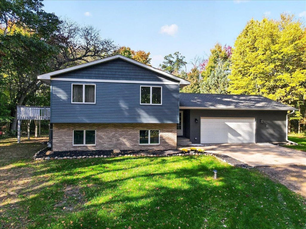 Photo of 4926 Shady Lane, North Branch, MN 55056 (MLS # 7147975)
