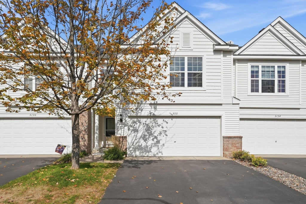 Photo of 5132 Farnham Drive N, Hugo, MN 55038 (MLS # 7155222)