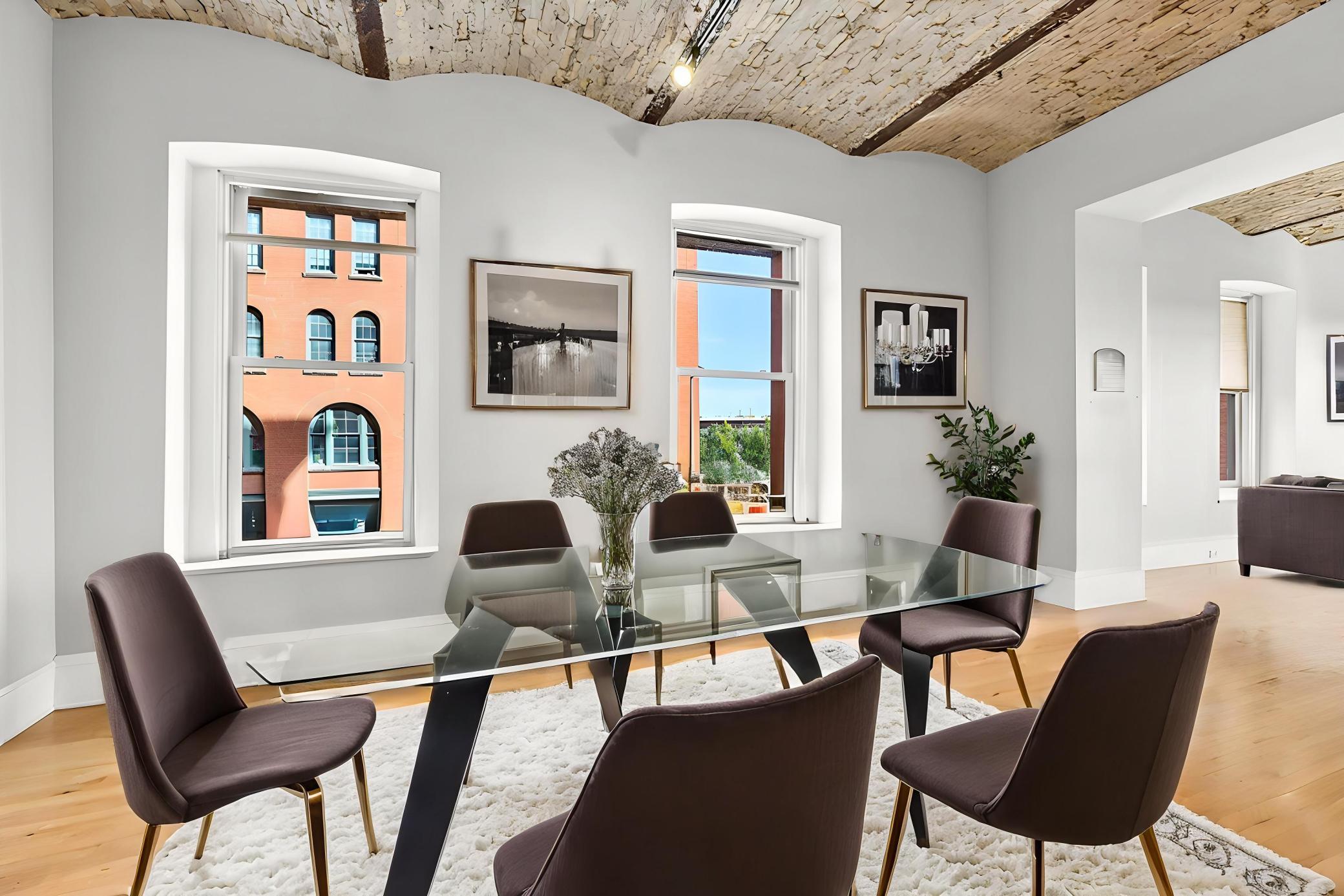 300 Wall Street 203