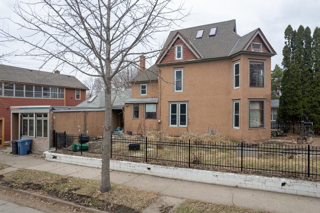 3252 Pleasant Avenue