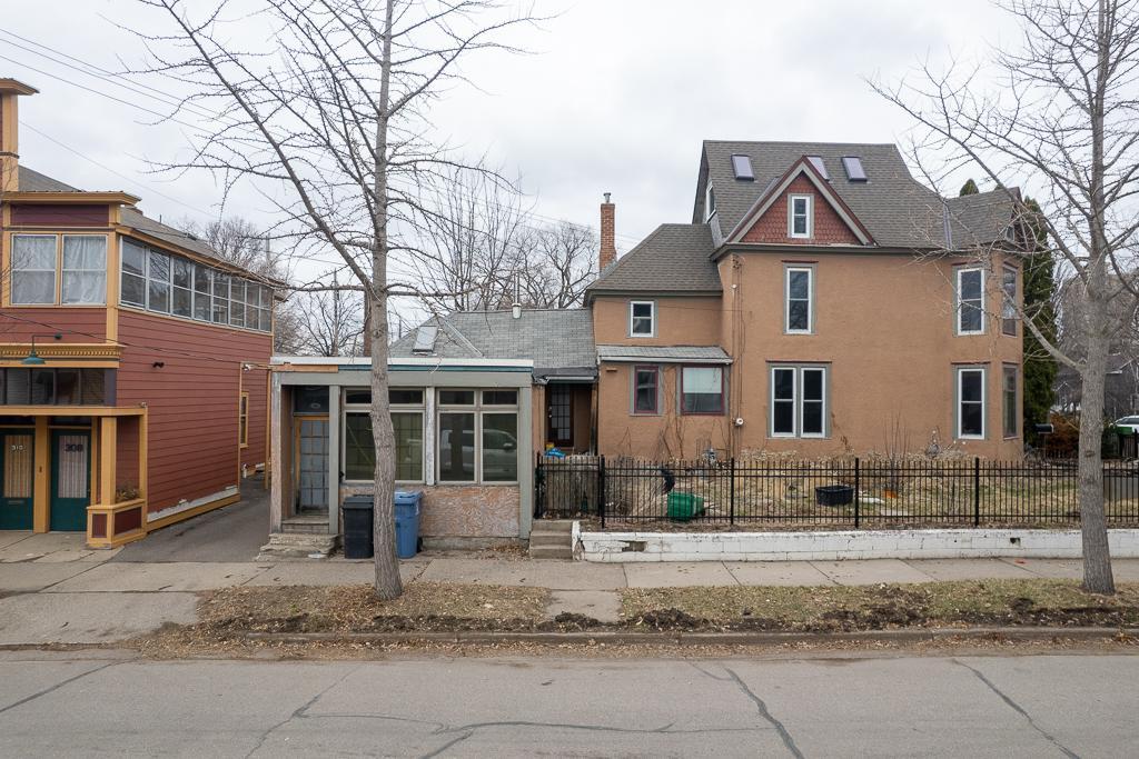 3252 Pleasant Avenue