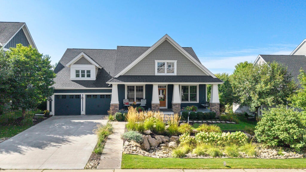 Photo of 1137 Pioneer Trail, Bayport, MN 55003 (MLS # 7142117)