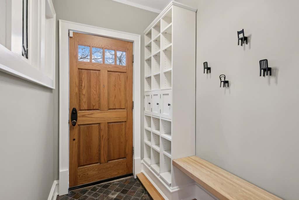 Photo of 721 W 40th Street, Minneapolis, MN 55409 (MLS # 7113901)