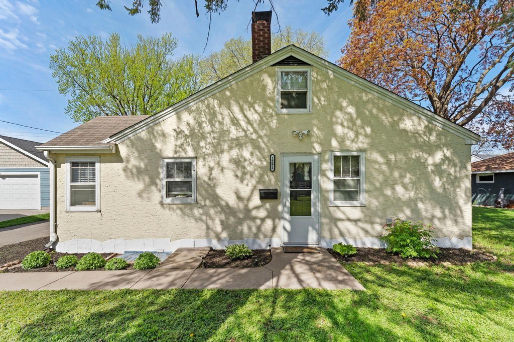 Photo of 1291 Mackubin Street, Saint Paul, MN 55117 (MLS # 7060648)