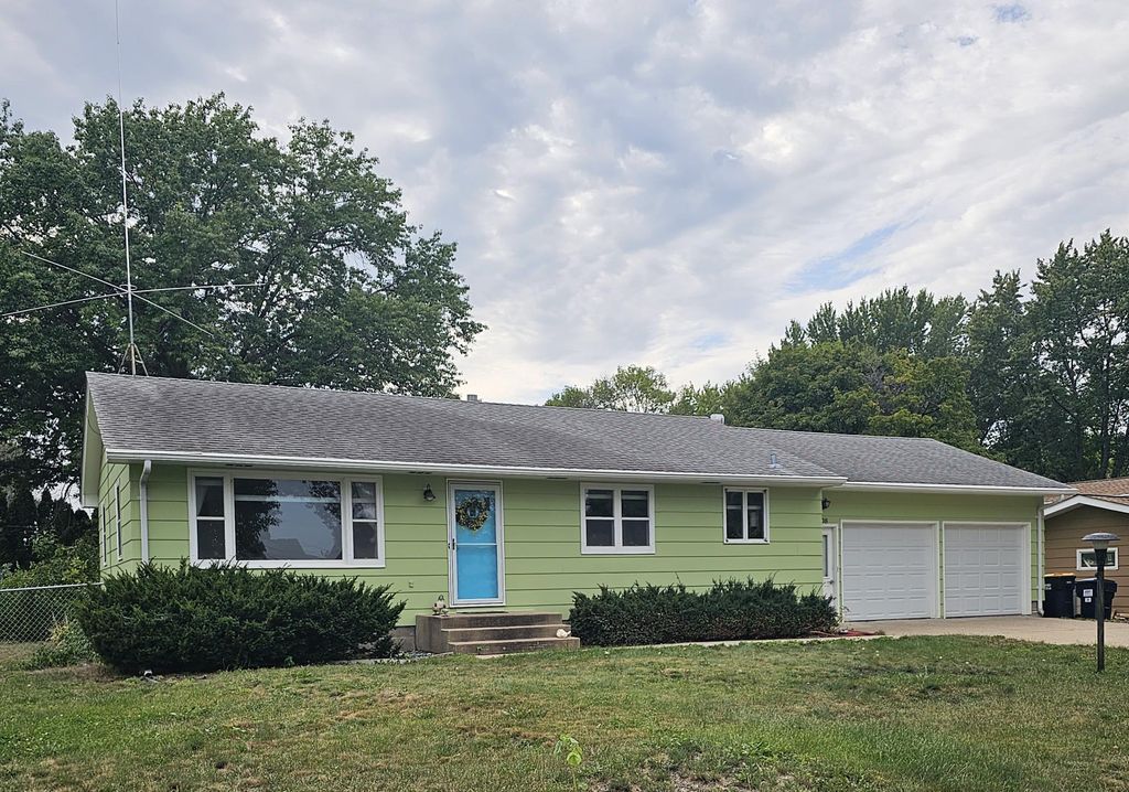 Photo of 908 10th Street, Farmington, MN 55024 (MLS # 7053437)