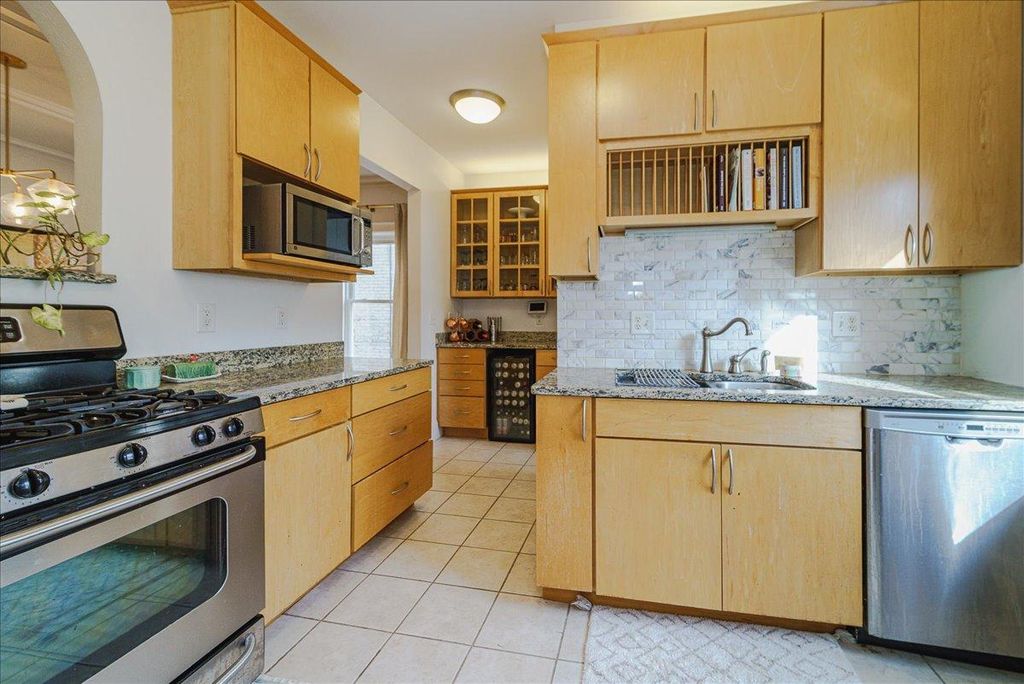 Photo of 1945 Fremont Avenue S #3, Minneapolis, MN 55403 (MLS # 7022630)