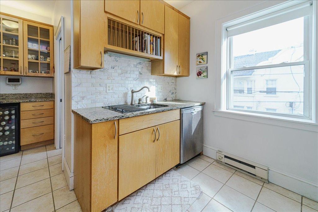 Photo of 1945 Fremont Avenue S #3, Minneapolis, MN 55403 (MLS # 7022630)