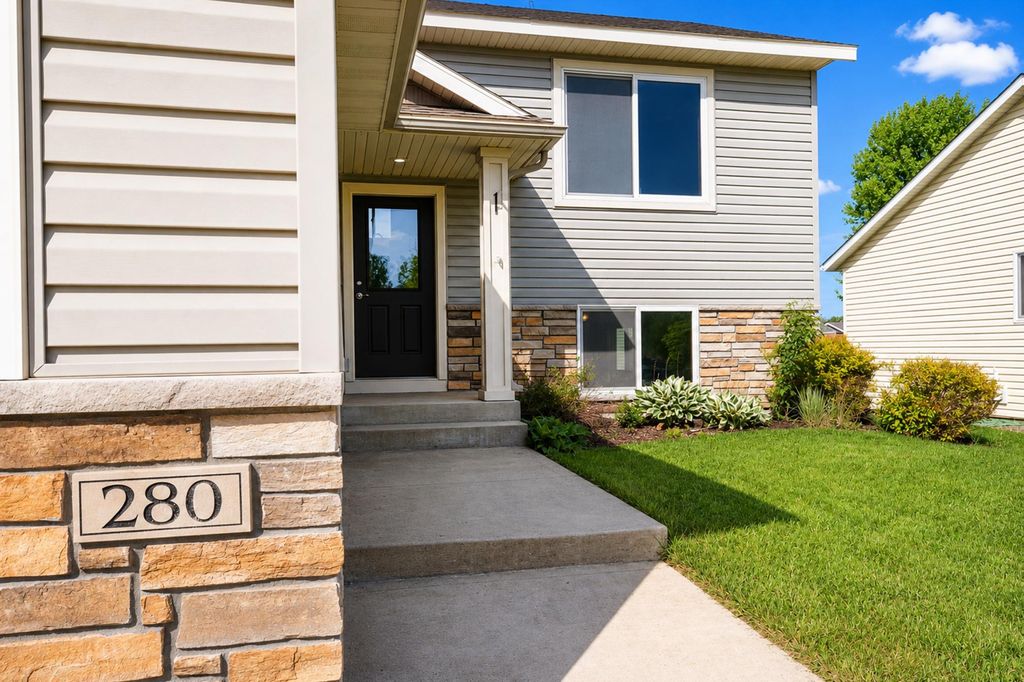 Photo of 280 Highlands Avenue, Zumbrota, MN 55992 (MLS # 7077376)