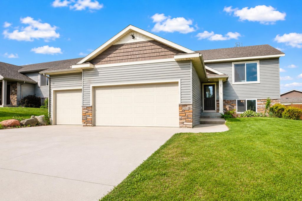 Photo of 280 Highlands Avenue, Zumbrota, MN 55992 (MLS # 7077376)