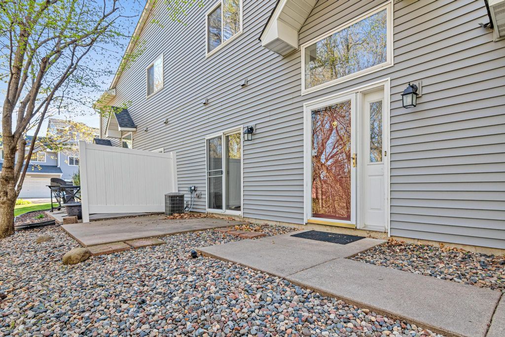 Photo of 547 Woodduck Drive #F, Woodbury, MN 55125 (MLS # 7051142)