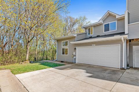 Photo of 547 Woodduck Drive #F, Woodbury, MN 55125 (MLS # 7051142)