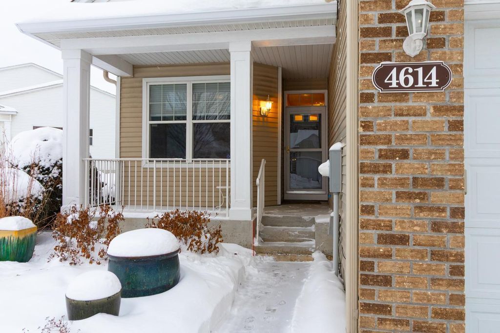 Photo of 4614 Bloomberg Lane, South Saint Paul, MN 55076 (MLS # 6826086)