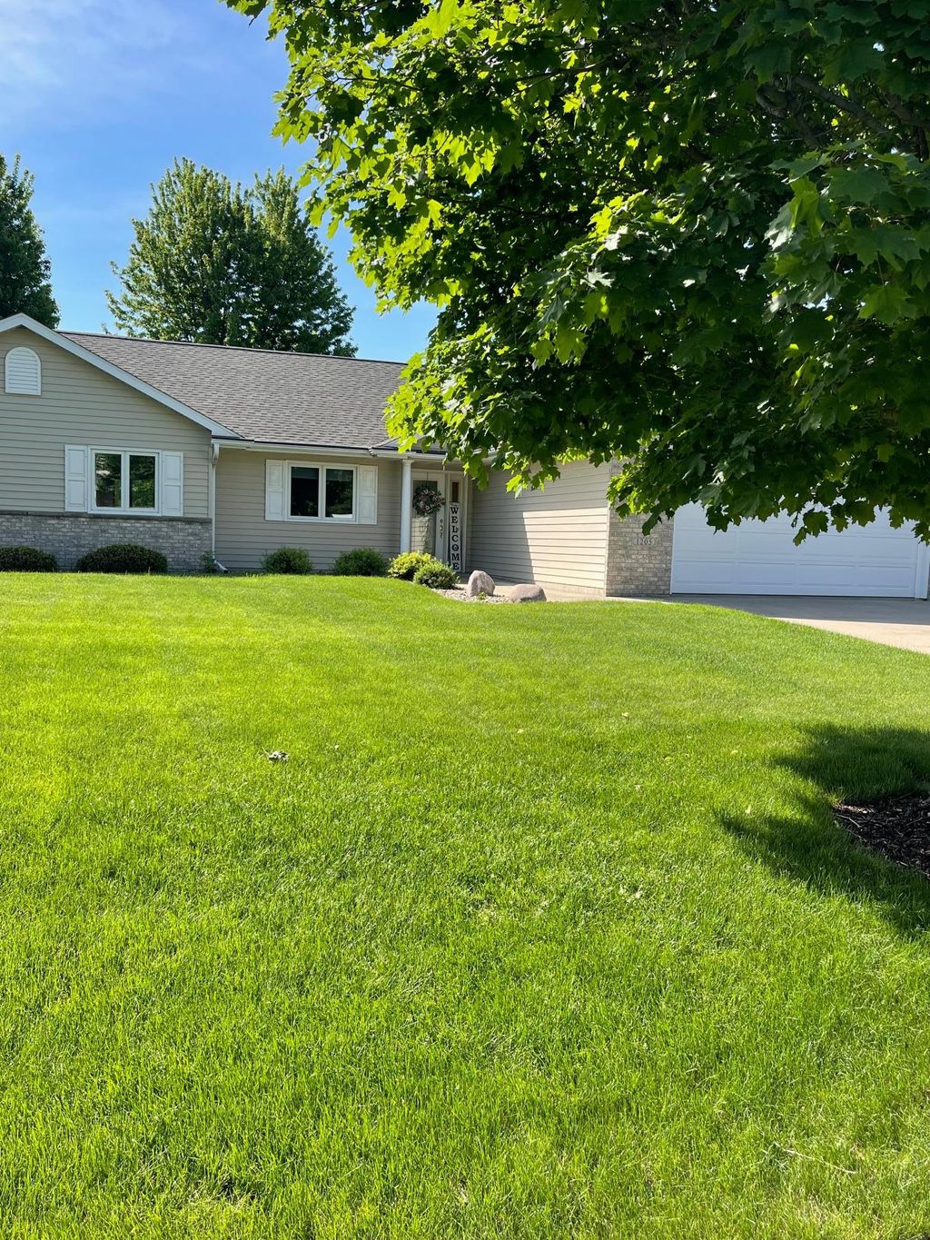 Photo of 1205 26th Street SW, Austin, MN 55912 (MLS # 7081376)