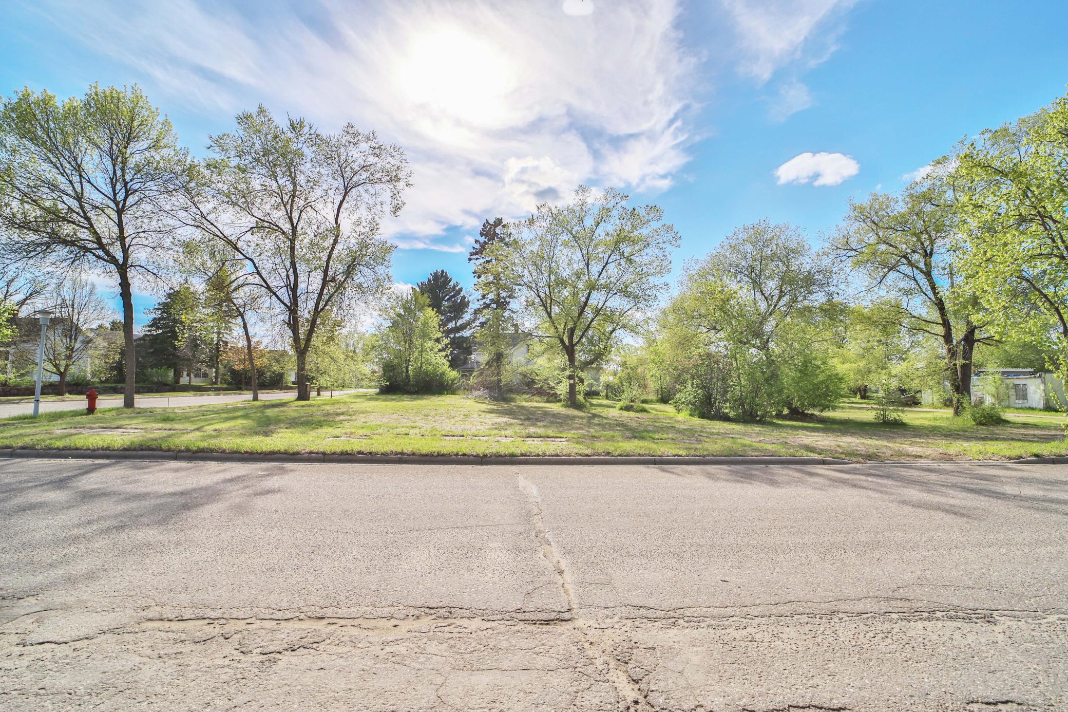 221 Dakota Avenue SE