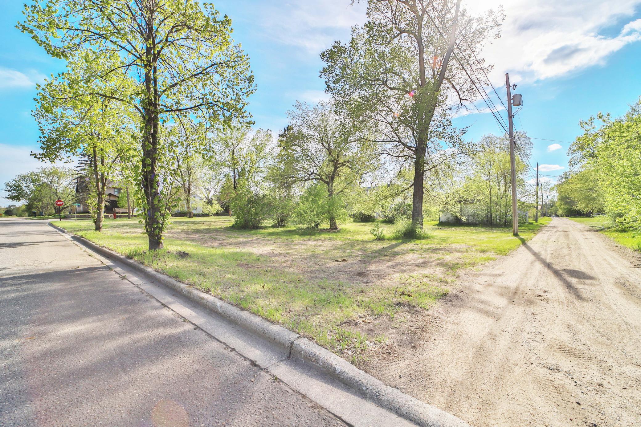 221 Dakota Avenue SE