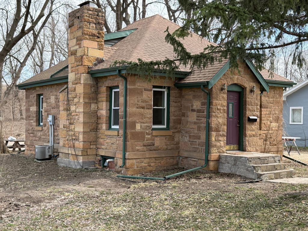 Photo of 223 Owatonna Street, Mankato, MN 56001 (MLS # 7045286)