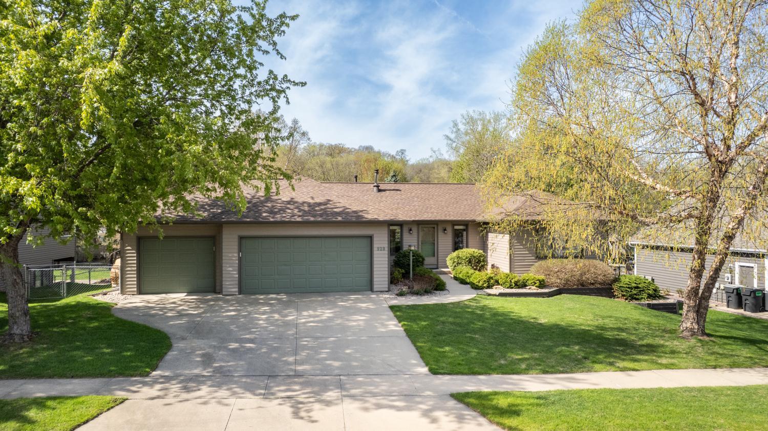 928 Rocky Creek Drive NE