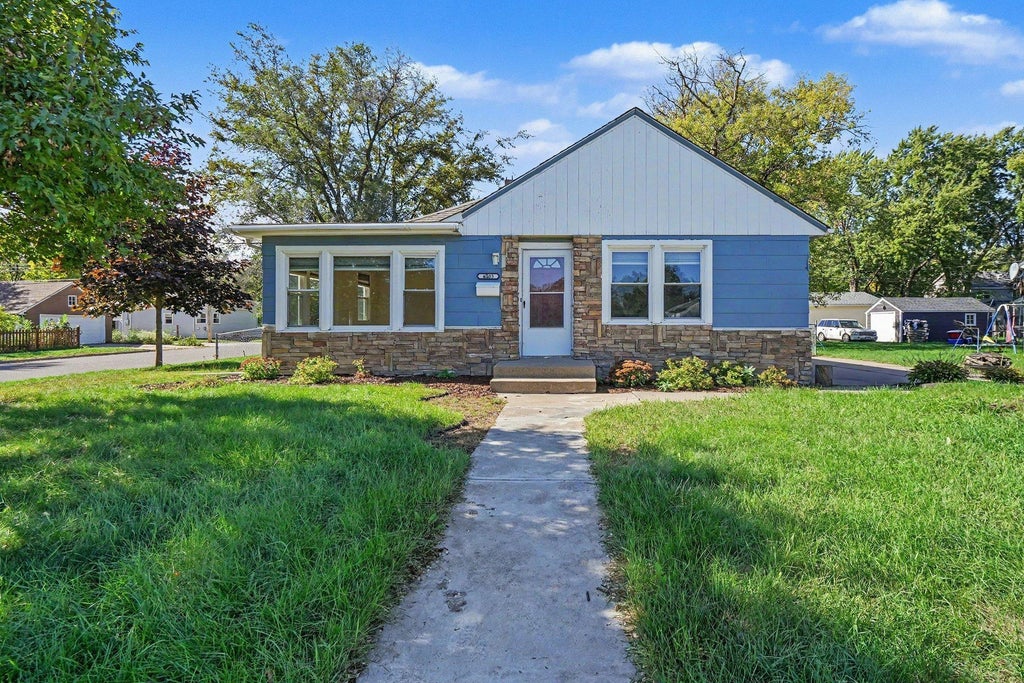 Photo of 4403 Zane Avenue N, Crystal, MN 55422 (MLS # 7153723)