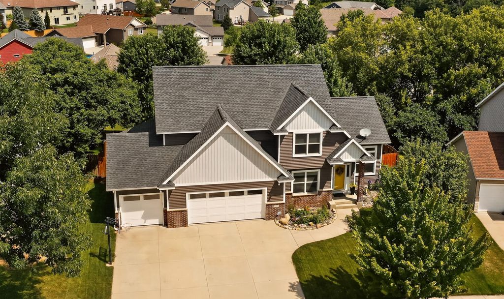 Photo of 2721 Boulder Ridge Drive NW, Rochester, MN 55901 (MLS # 7109927)