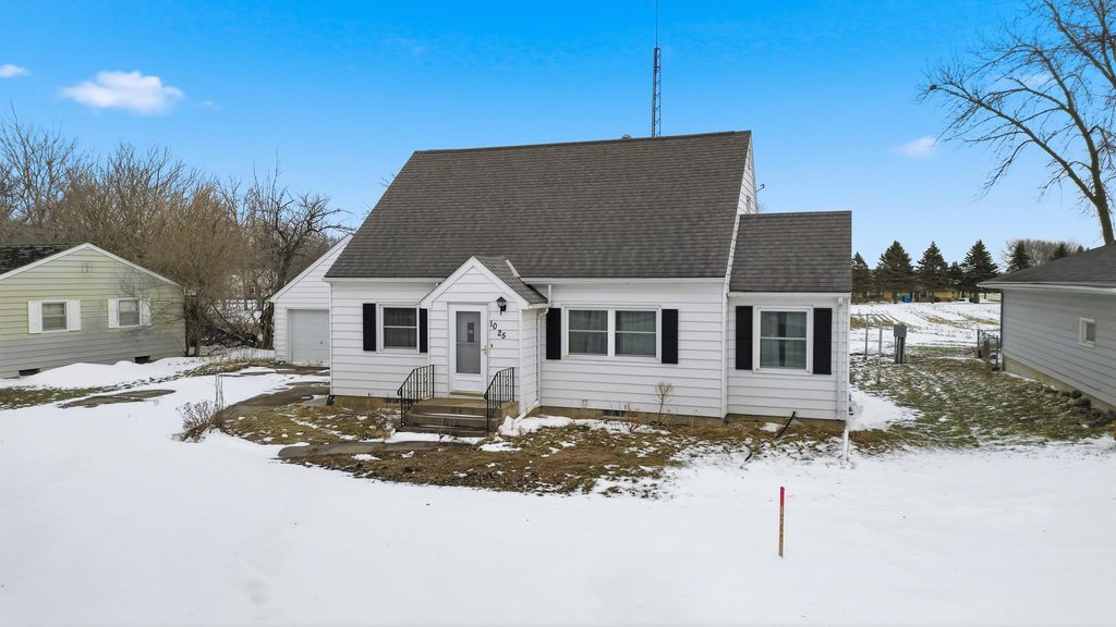 Photo of 1025 7th Street S, Saint James, MN 56081 (MLS # 7004260)