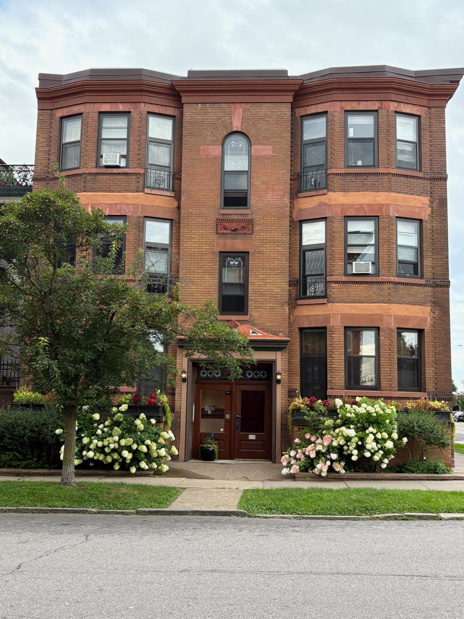 51 Avon Street S 24
