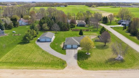 Photo of 19388 Memory Circle, Hutchinson, MN 55350 (MLS # 7028733)