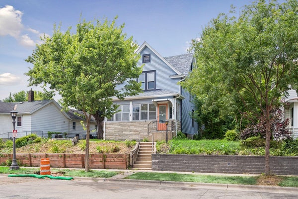 1037 KENT ST, SAINT PAUL, MN 55117 - Image 3fbbef1ee313ca86ee27f0da1dbaef95/2043508463