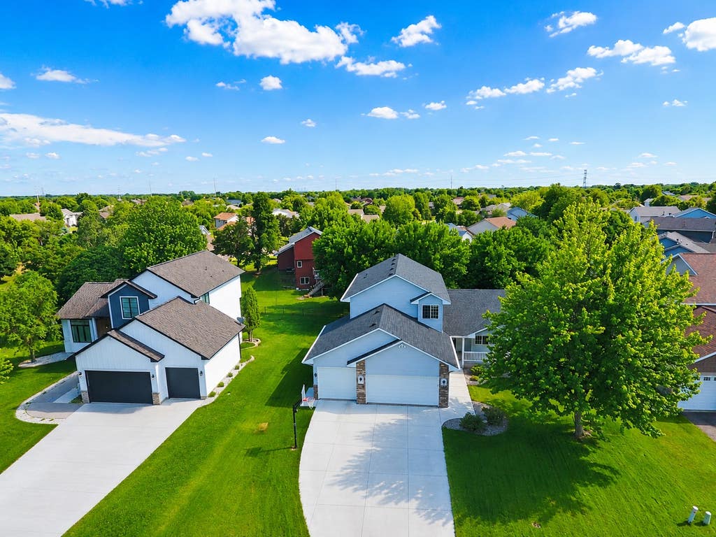 Photo of 3529 Rose Court N, Brooklyn Park, MN 55443 (MLS # 7088801)