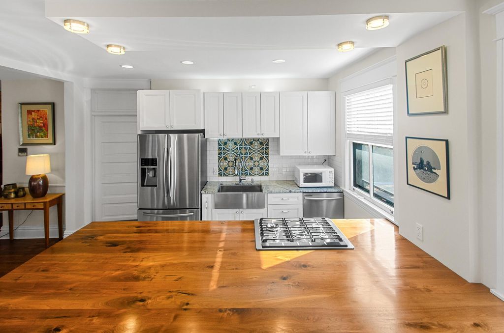 Photo of 57 Avon Street S #31, Saint Paul, MN 55105 (MLS # 7036600)