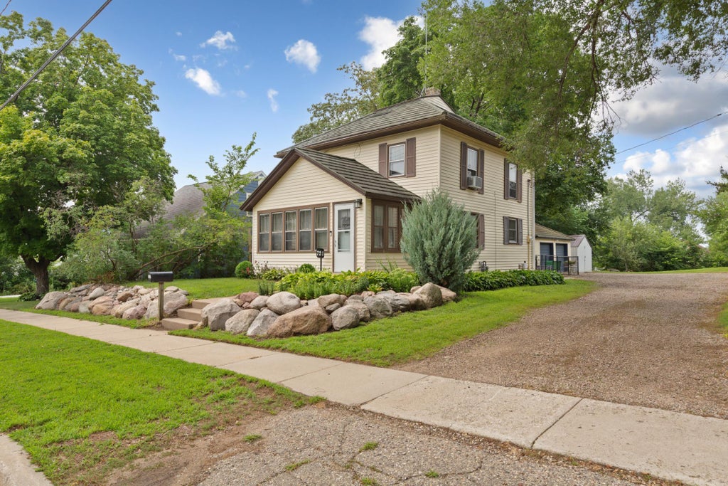 Photo of 721 1st Street N, Waterville, MN 56096 (MLS # 7120977)