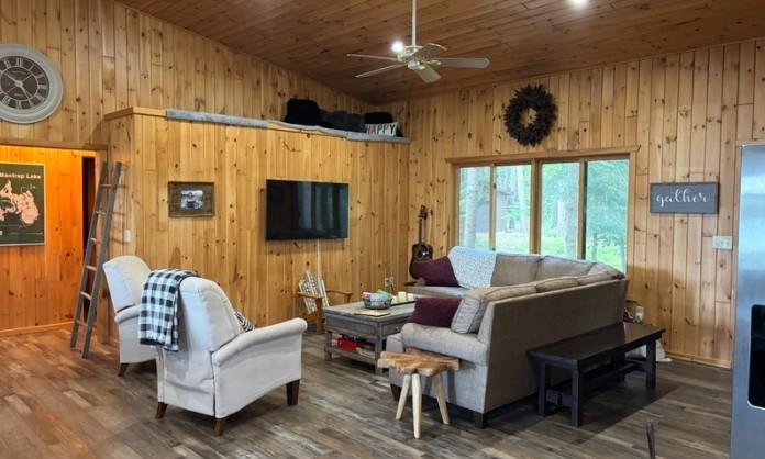 21515 Jack Pine Lane