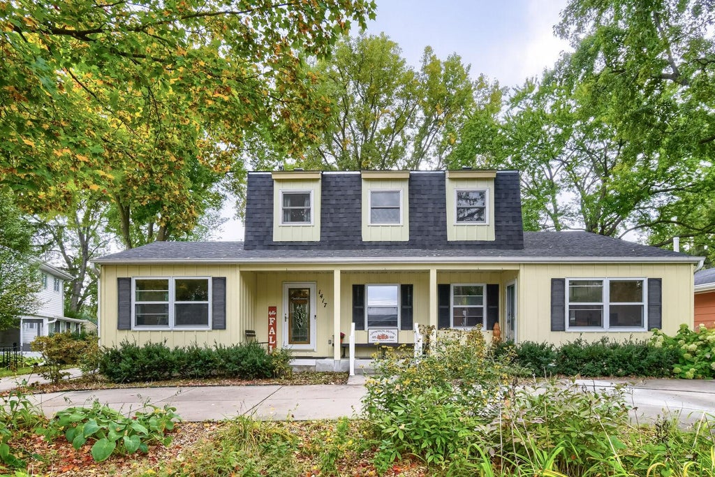 Photo of 1417 18th Street NW, New Brighton, MN 55112 (MLS # 7137541)